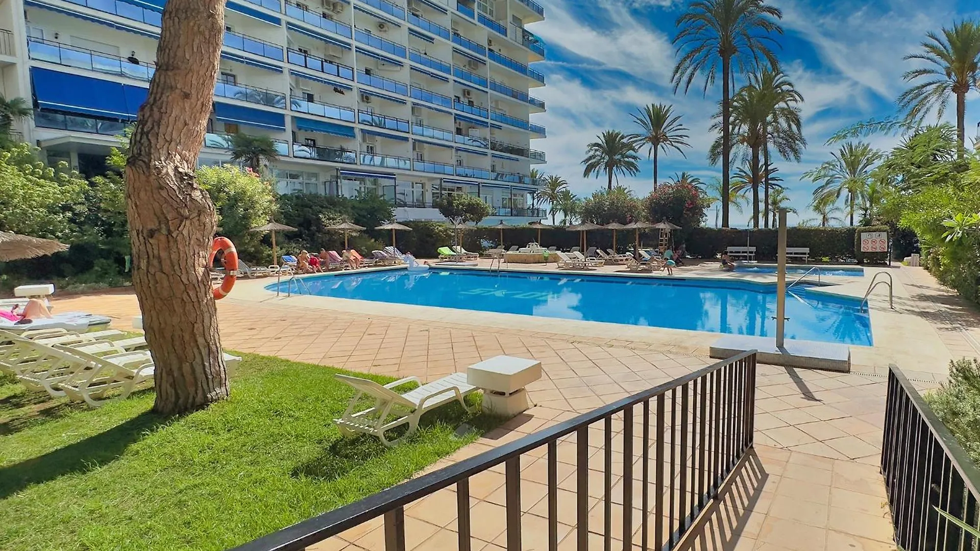 Skol 302 Super One-Bedroom Duplex With Sea Views Marbella Spanien